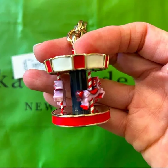 Kate Spade ✨🎁🎠 carousel keychain charm NWT - Picture 5 of 9